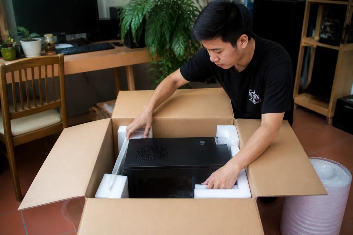 Sai Lầm Thường Gặp Khi Đóng Gói Case Máy Tính và Cách Khắc Phục - thùng carton đựng case máy tính
